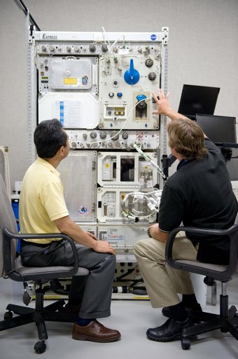 Expedition 28 crew payload training on DECLIC