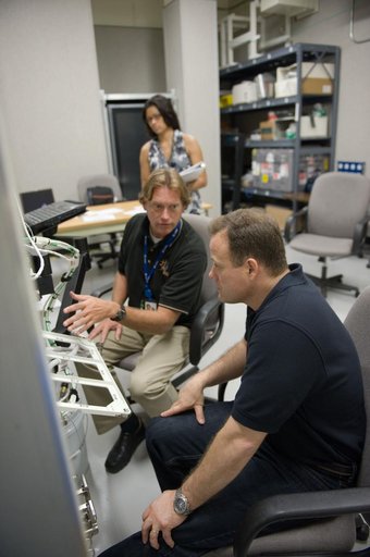 Expedition 27 crew payload training on DECLIC