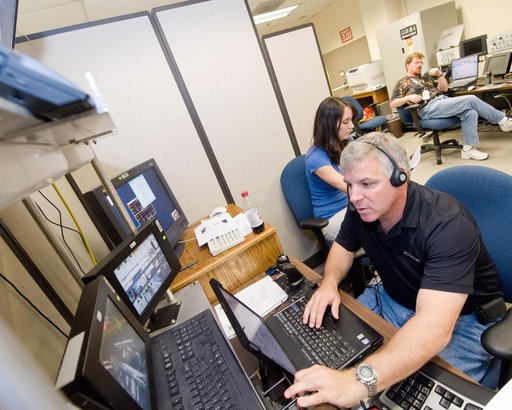 STS-134 crew in Virtual Reality Lab during their MSS/EVAA SUPT2 Team training