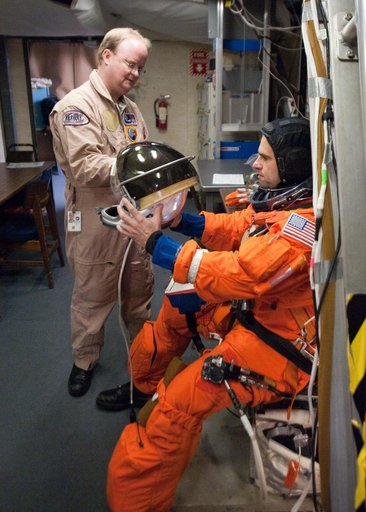STS-134 crew training in fixed based simulator