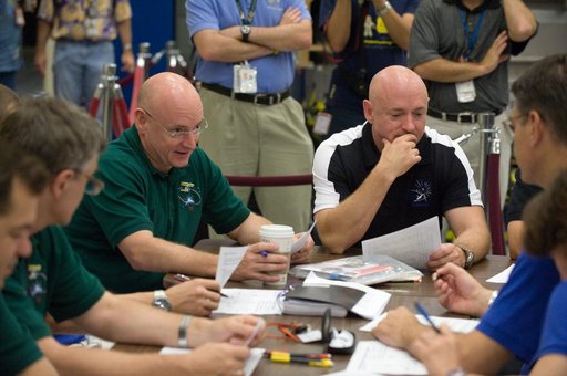 Documentation of Joint STS-134, Expedition 25 and 26 Emergency Ops Training