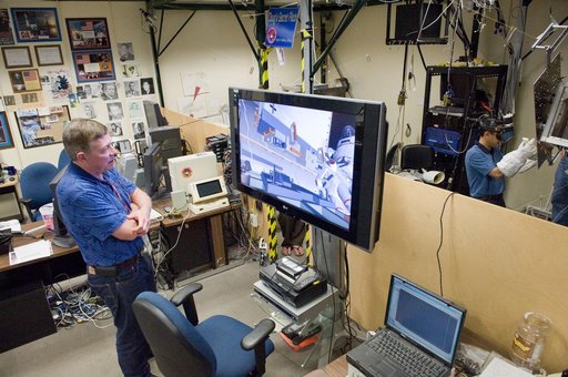 Expedition 28 Crew Training during ROBO/EVA #1 Ops