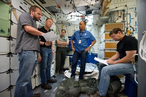 STS-133 SMTF ISS EVA P/P 33105 Crew Training