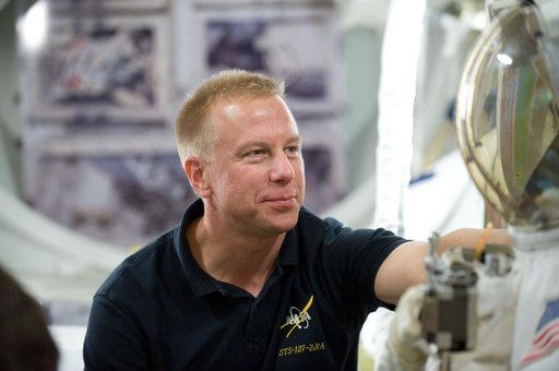 STS-133 SMTF ISS EVA P/P 33105 Crew Training
