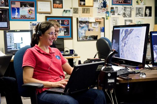 STS-133 crew during MSS/EVAA TEAM training in Virtual Reality Lab