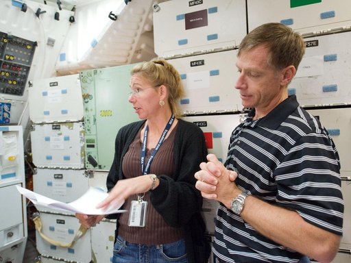 STS-135 (335) crew during Water Ops training with instructor Rob Tomaro