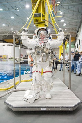 Expedition 27 and Expedition 28 crew members NBL training