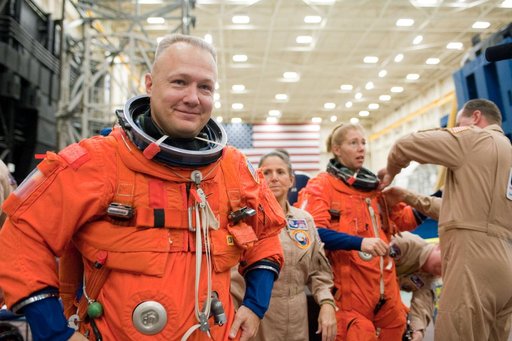 STS-335crew and training team during Payload Egress Training