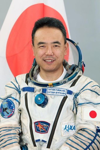 Expedition 26 prime and backup crew members portraits