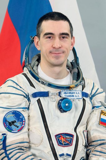 Expedition 26 prime and backup crew members portraits
