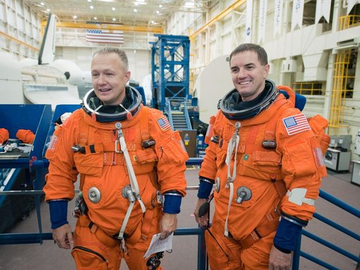 STS-335 crew during CCTII Post Insertion/Deorbit Prep 91020