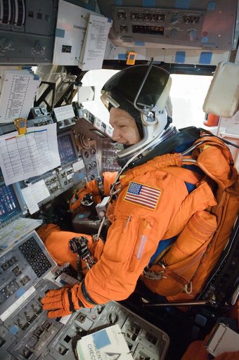 STS-335 crew during CCTII Post Insertion/Deorbit Prep 91020