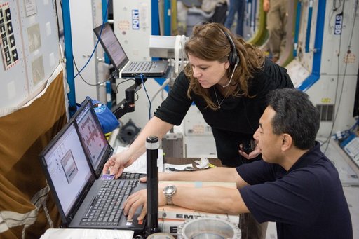 Expedition 28 and Expedition 29 crew members during joint Rountine Ops AC training