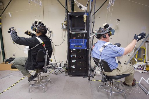 STS-133 crew training in VR Lab with replacement crew member Steve Bowen