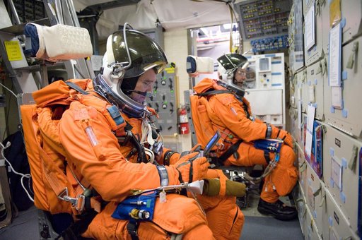 STS-133 crew training with replacement astronaut Steve Bowen