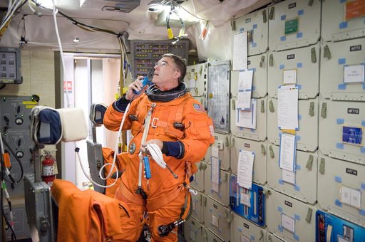 STS-133 crew training with replacement astronaut Steve Bowen