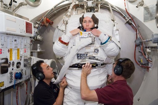 SSATA Crew Training and EMU Verification for STS-135 astronaut Sandra Magnus.