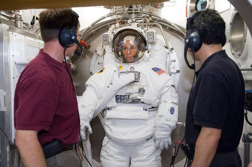 SSATA Crew Training and EMU Verification for STS-135 astronaut Sandra Magnus.