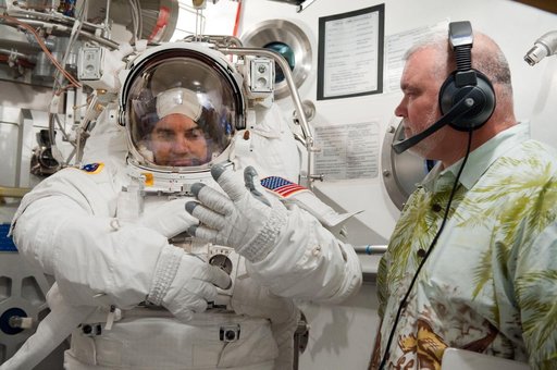 SSATA Crew Training and EMU Verification for STS-135 astronaut Rex Walheim