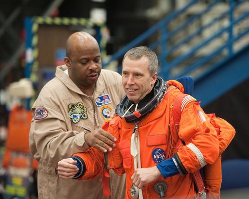 STS-134 crew during CCTII Prelaunch Ingress/Egress 91020 training