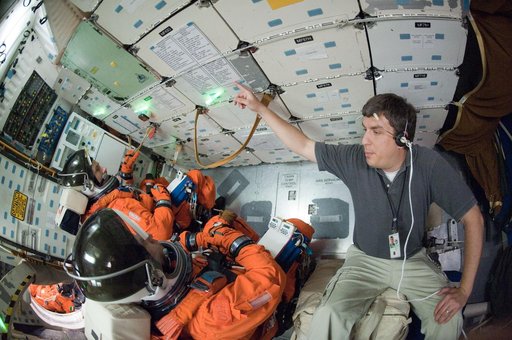 STS-134 crew during CCTII Prelaunch Ingress/Egress 91020 training