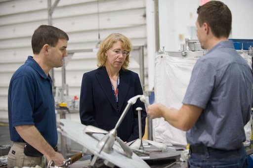 STS-135 crew members Rex Walheim and Sandra Magnus during EVA TPS OPS at 1G Trainer at the NBL.