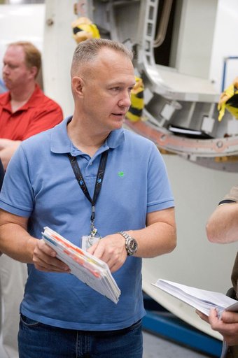 STS-135 crew during Ingress/Egress Timeline training in building 9NW space station mockups