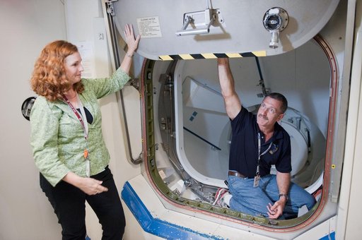 Expedition 29/30 ISS Habitability Equipment and Procedures training in ISS mockups.