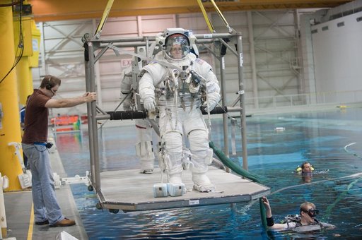 Final space shuttle crew training session in the NBL