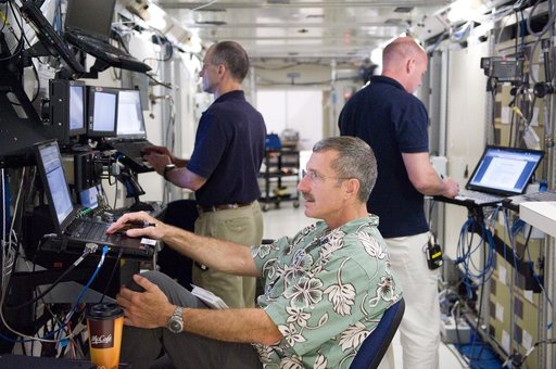Expedition 29/30 crew training during Electrical Power System Major Case training