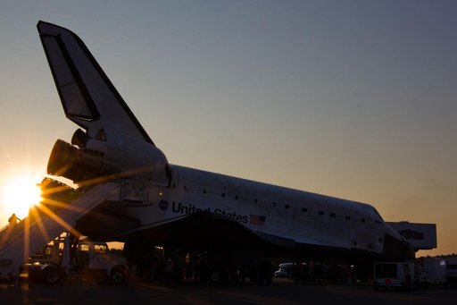 STS_135_Landing