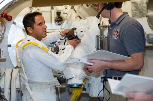 SSATA Crew Training in the SSATA Chamber