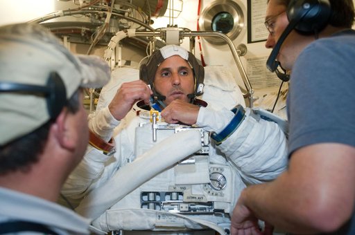 SSATA Crew Training in the SSATA Chamber