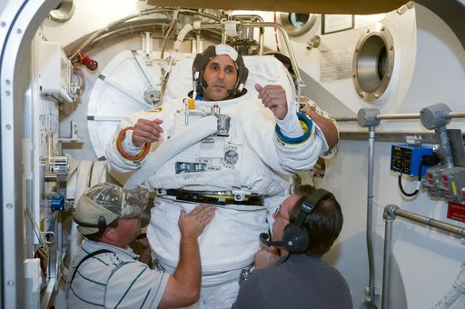 SSATA Crew Training in the SSATA Chamber