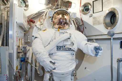 SSATA Crew Training in the SSATA Chamber