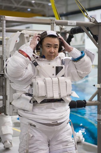 jsc2012e018677