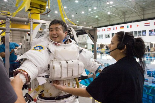 jsc2012e048058