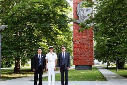 jsc2012e098230