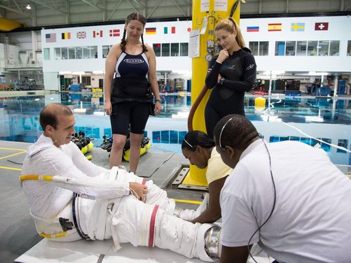 jsc2012e226822
