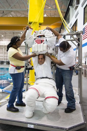 jsc2012e226823
