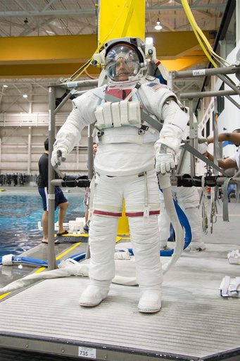 jsc2012e226830