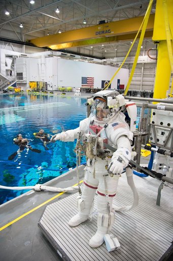 jsc2012e226834