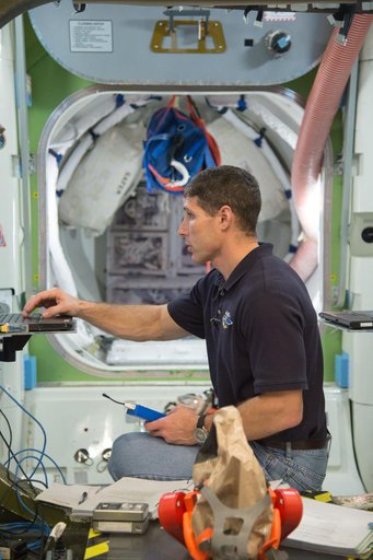 jsc2013e009176