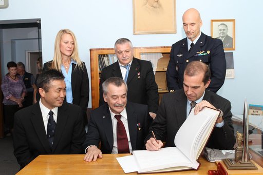 jsc2013e030446