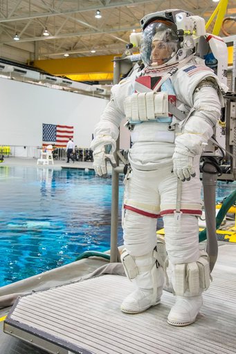 jsc2013e048233
