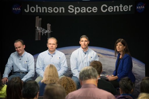 jsc2013e067453
