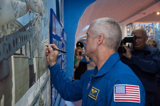 jsc2013e087839