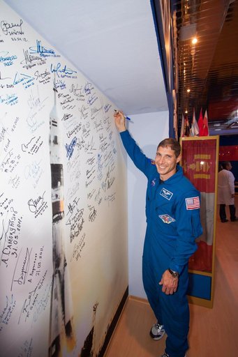 jsc2013e088575