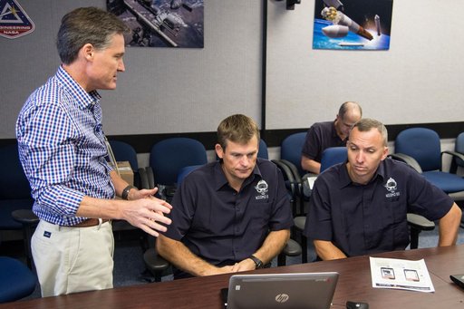 ESA Astronaut Andreas Mogensen and NASA astronaut Randy Bresnik during NEEMO 19 communications training with instructors