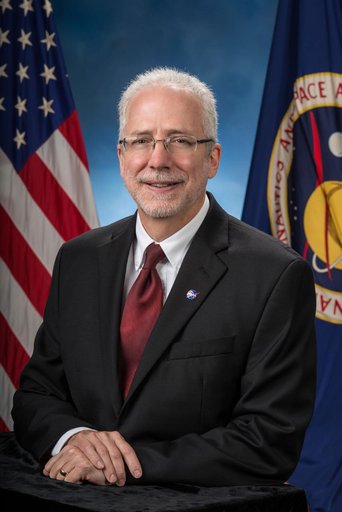 PHOTO DATE: 12-17-15.LOCATION: Bldg. 8, Room 183 - Photo Studio.SUBJECT: Official NASA executive portrait of JSC Deputy Center Director, Mark Geyer..PHOTOGRAPHER: BILL STAFFORD